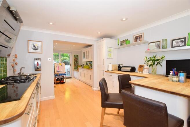 Kitchen/ Dining Room