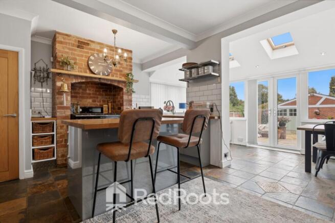 3 bed Semi-Detached for sale Image 6