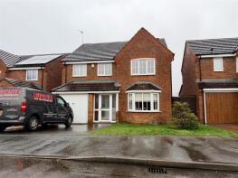 7, Coombe Drive, Nuneaton CV10 9DD