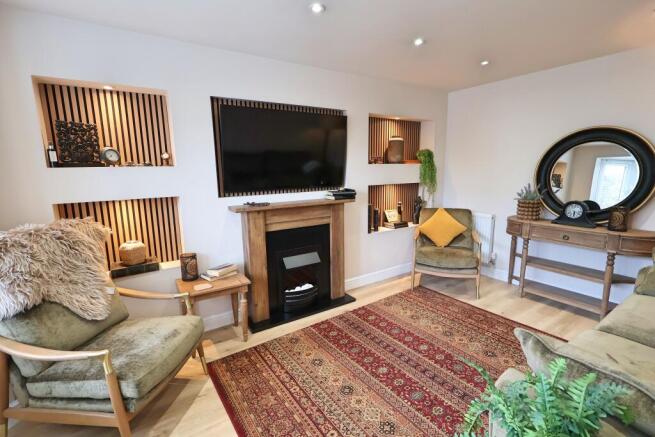 4 bed Detached for sale Image 9