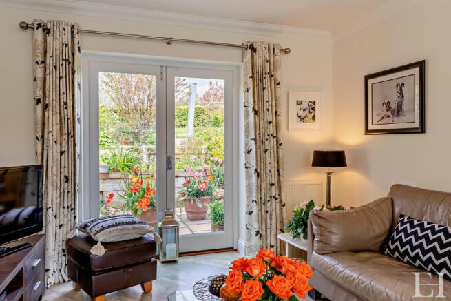 8574160-interiorW...