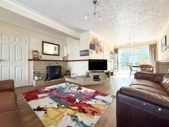 Fritchley Close, Huncote, Leicester photo 4