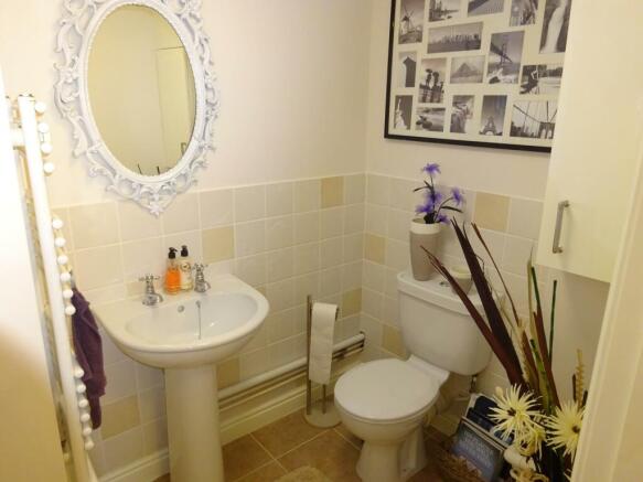 Cloakroom/wc