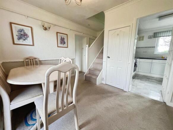 5 bed Detached for sale Image 5