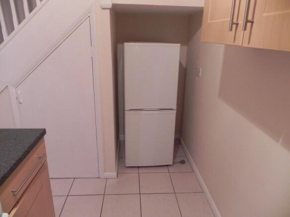FRIDGE/FREEZER