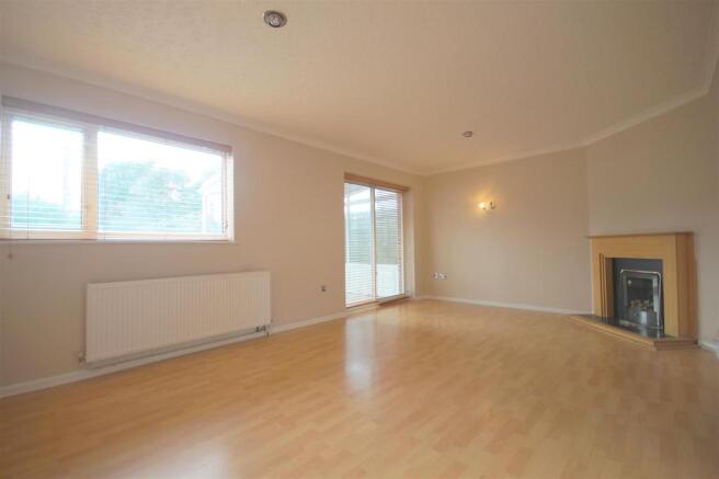 Lounge / Dining Room