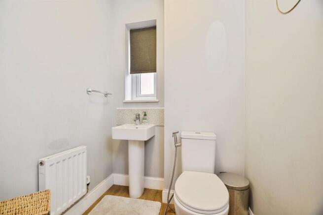 3 bed Detached for sale Image 11