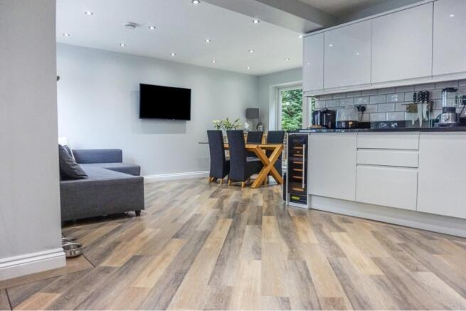 Kitchen/Dining Room
