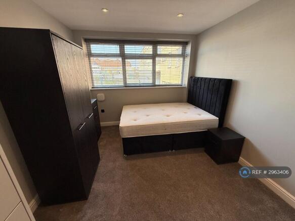Studio to rent Image 7