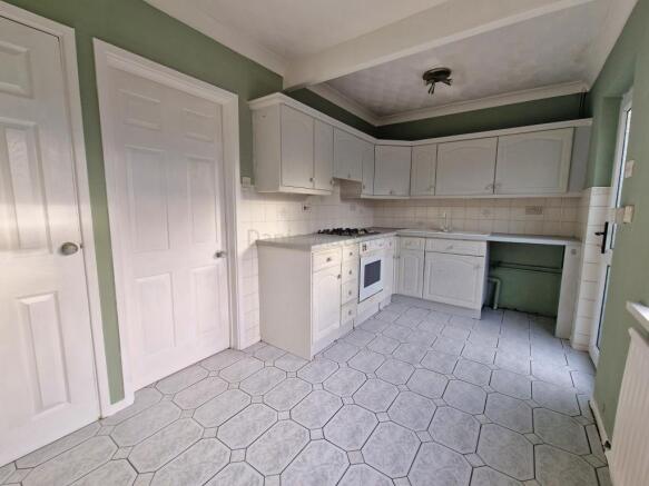 Kitchen/ Breakfast Room