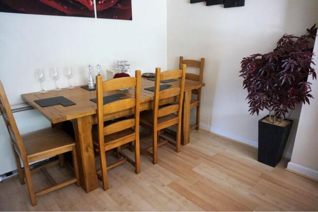 Lounge/Dining Room