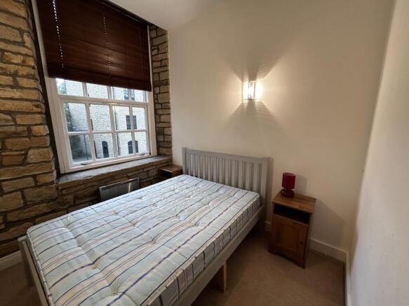 2 bed Apartment to rent Image 6