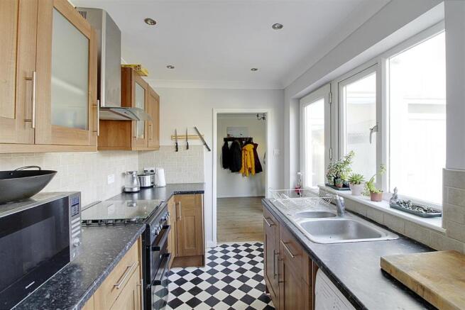 kitchen a.jpg