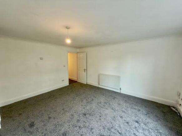 2 bed Apartment to rent Image 8