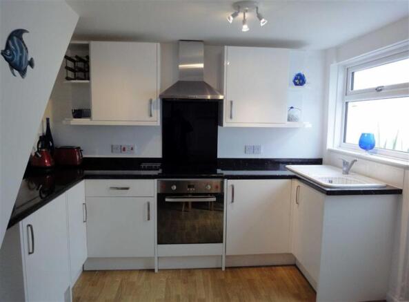 KITCHEN/BREAKFAST RO