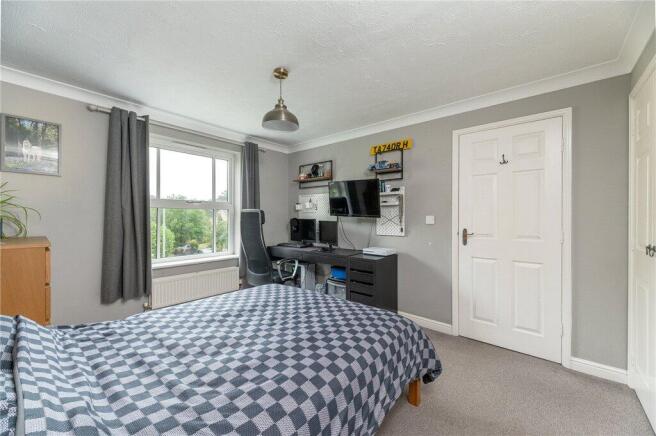 4 bed Detached for sale Image 10