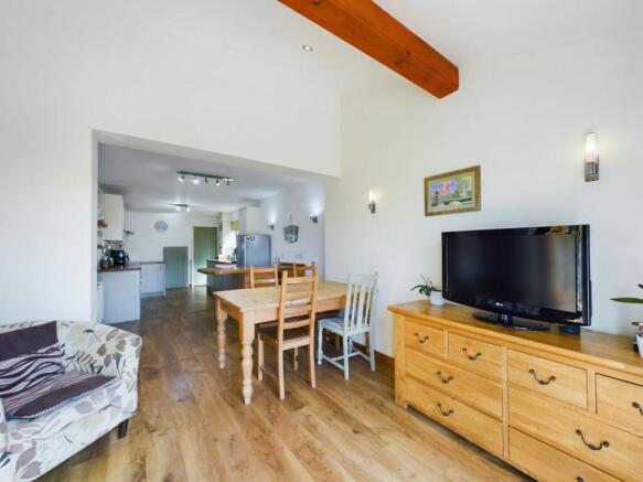 KITCHEN / BREAKFAST / DINING ROOM