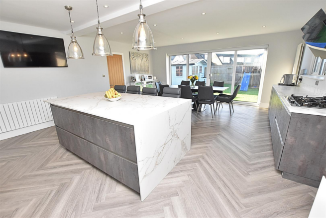 LIVING KITCHEN DINER