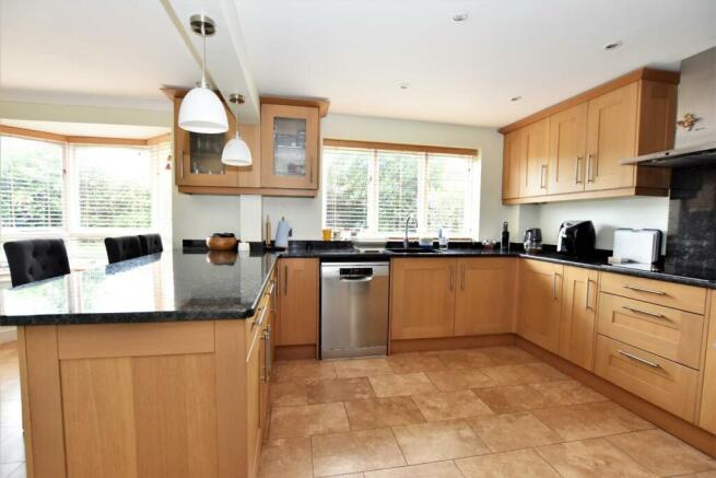 Kitchen Diner 2.JPG