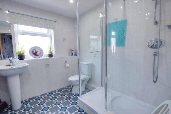 1 Bed 1 Ensuite