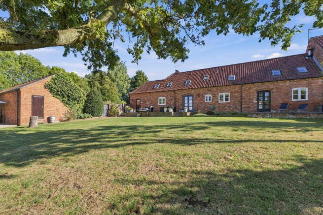 4-bed house on , Newark, NG23 6LG, £550,000