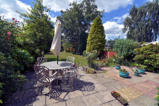 GARDEN1.jpg