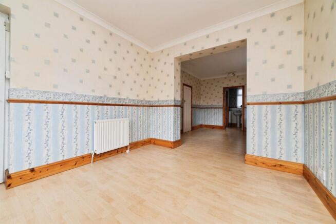 4 bed Detached Bungalow for sale Image 7