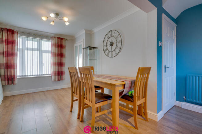 2 bed Terraced to rent Image 10