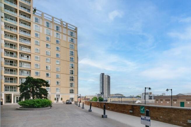 communal-circus-a...