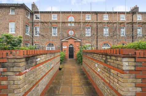 St. Marys Road, Portsmouth, Hampshire, PO3