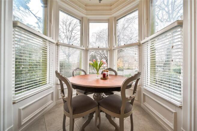 2 bed Apartment for sale Image 4