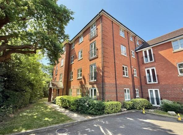 2-bed flat on 21 College Court, 3 Scholars Way, Gidea Park, Romford, Essex, RM2 5UQ, £200,000