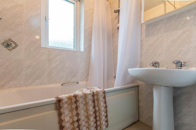 3 bed Semi-Detached for sale Image 11