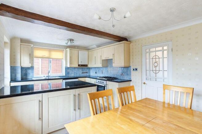 KITCHEN DINER