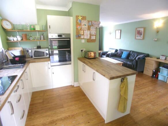 Fitted Kitchen