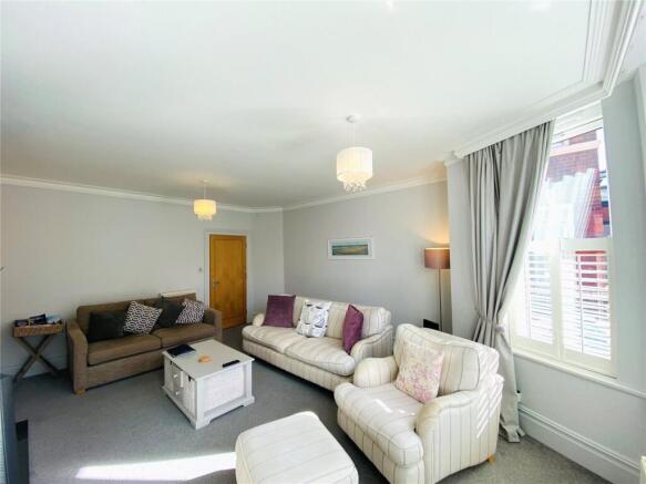 2 bed Flat for sale Image 8