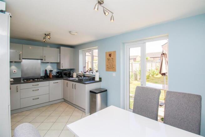 3 bed Semi-Detached for sale Image 2