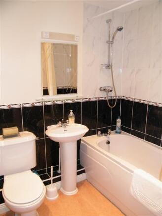 1st Floor Bathroom