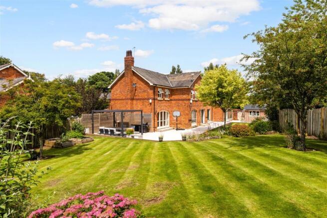 94088_8 Steadings Rise Mere (42).jpg