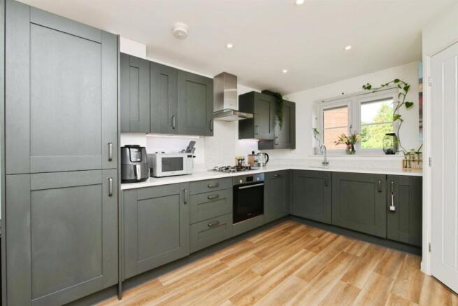 Hindwell Grove, Pocklington, York photo 4