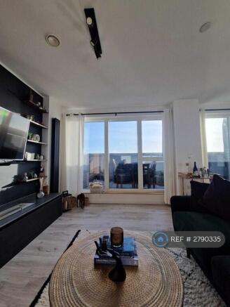 Living Room (Fireplace)