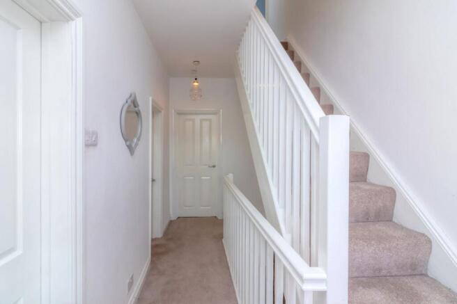 3 bed Flat to rent Image 5