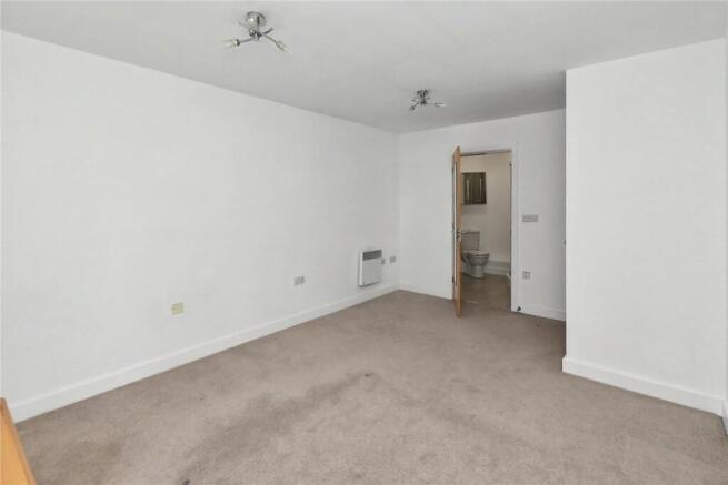 2 bed Apartment for sale Image 11