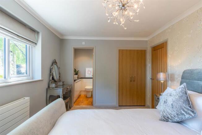 8420718-interior19.jpg