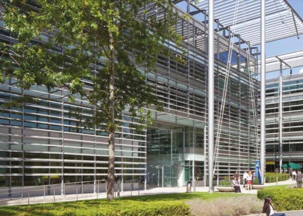 4 Chiswick Park Outs