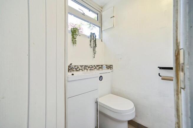 2 bed Semi-Detached for sale Image 9