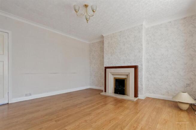 2 bed House for sale Image 5