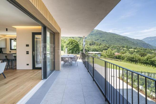 colico the lake como villa- villa aura