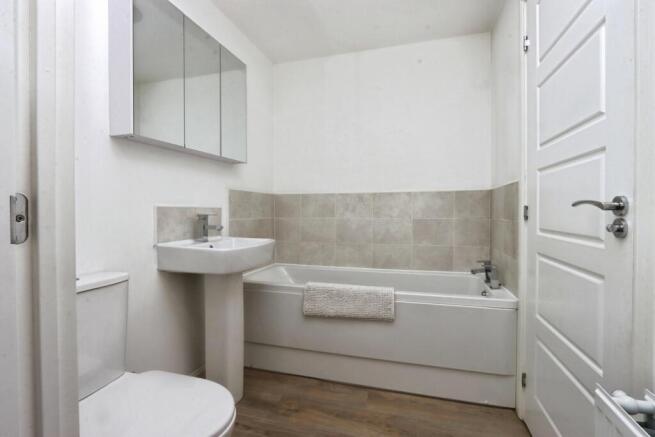 3 bed Town House for sale Image 10