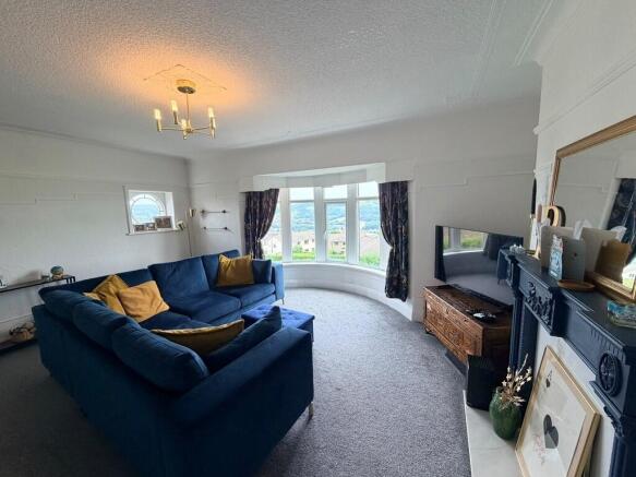 4 bed Semi-Detached for sale Image 3